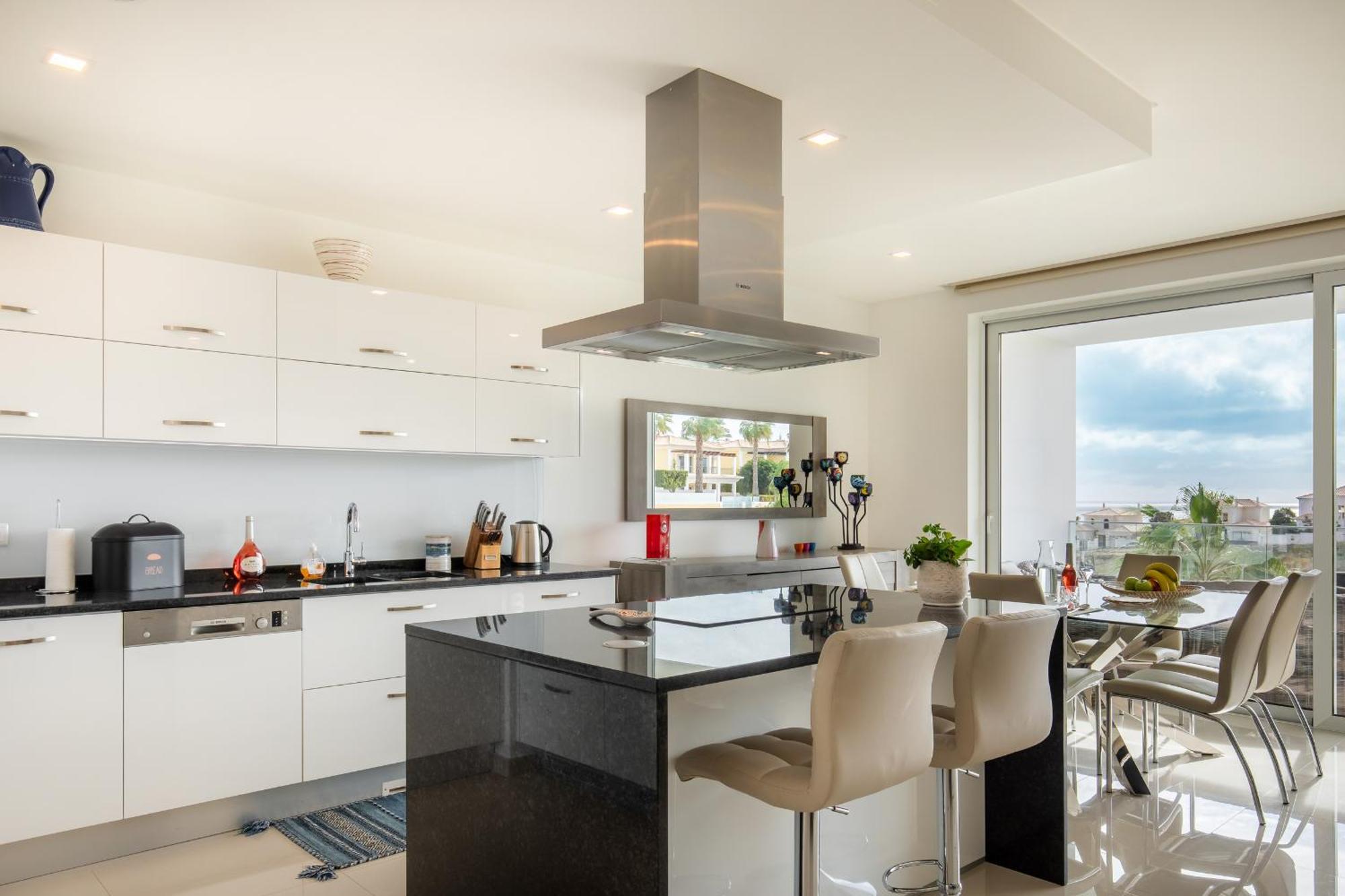 Casa Lilou - Luxury Oceanview Penthouse Apartment Lagos