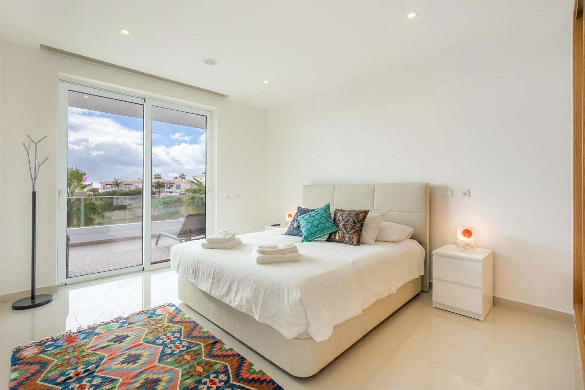 Casa Lilou - Luxury Oceanview Penthouse Apartment Lagos