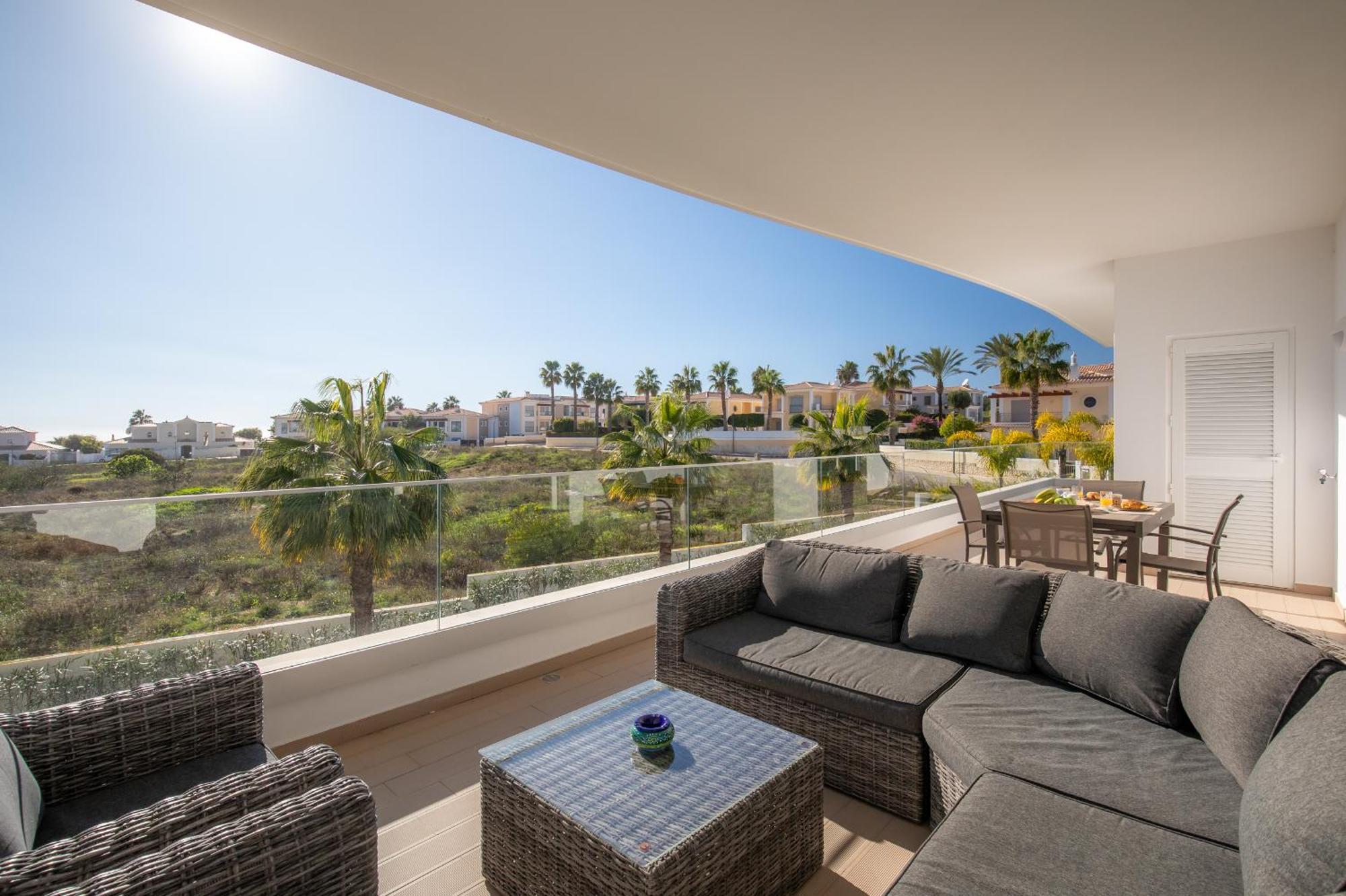 Casa Lilou - Luxury Oceanview Penthouse Apartment Lagos